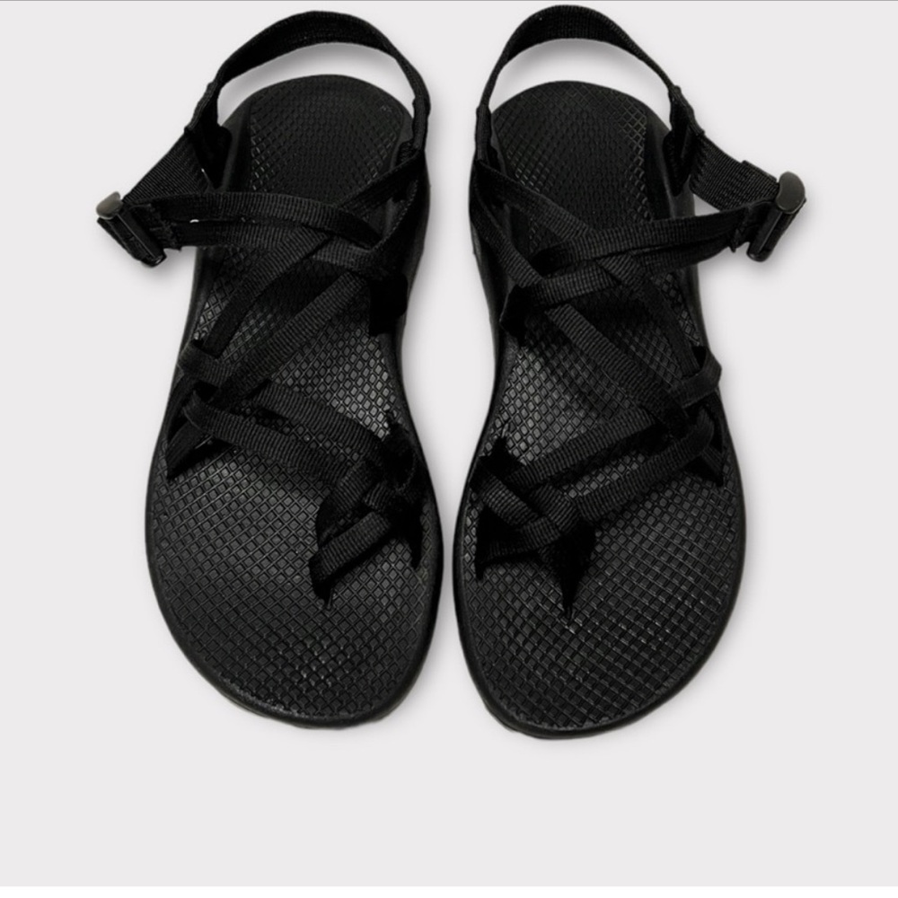Chaco Z/Cloud X2 Black Strappy Hiking Sandals Size 9